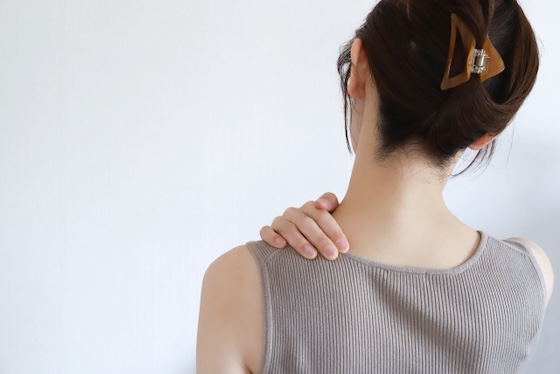 肩こり女性